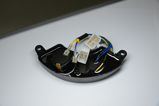 АВР дугообразный (5кВт,3ф,380в,8 контактов)/ (AVR for excitation for KDE5000T, AVR)