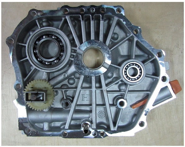 Крышка блока цилиндра (в сборе с подшипниками и насосом масла) SDG6500EH/Crankcase cover (86-1701904