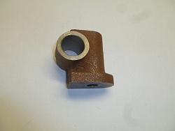 Стойка передняя оси коромысел Ricardo K4100ZDS; TDK 26,42,N38.48.56.66 4LT/Bracket I, valve rocker a