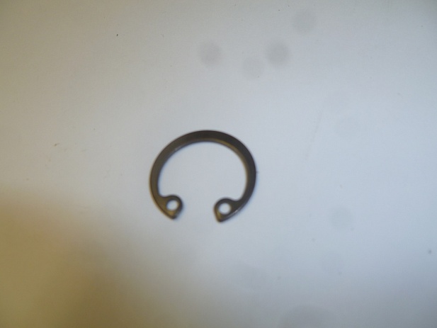 Кольцо стопорное поршневого пальца S173F/Piston pin circlip