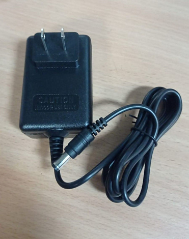 Зарядное устройство HB-0804005 для тележек CW 8,4V/0,5A (Charger) вертикальное