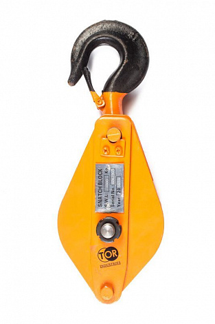 Блок монтажный однорольный с  крюком TOR 1 т с откидной щекой